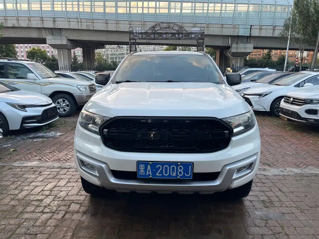 Ford Everest — миниатюра 3