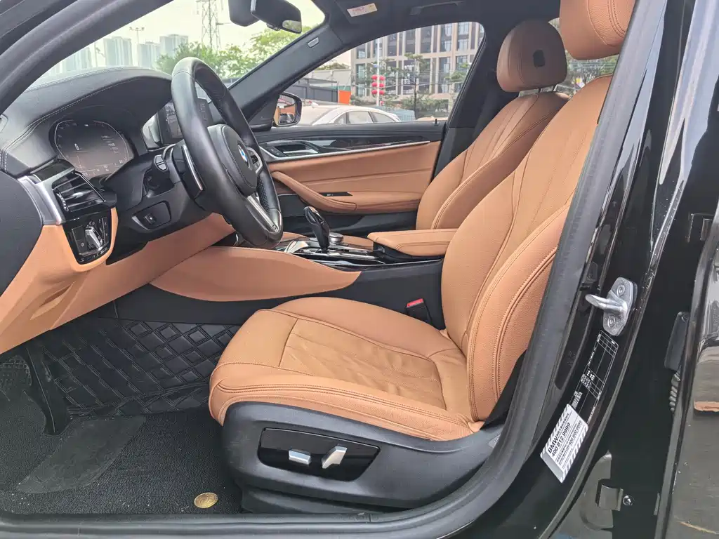 BMW 5 Series — миниатюра 8