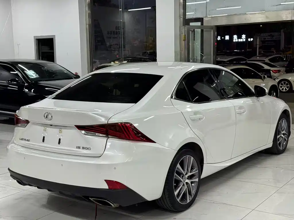 Lexus IS — миниатюра 6