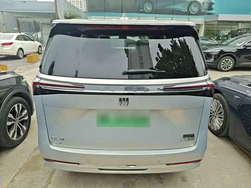 Buick GL8 Hybrid — миниатюра 6