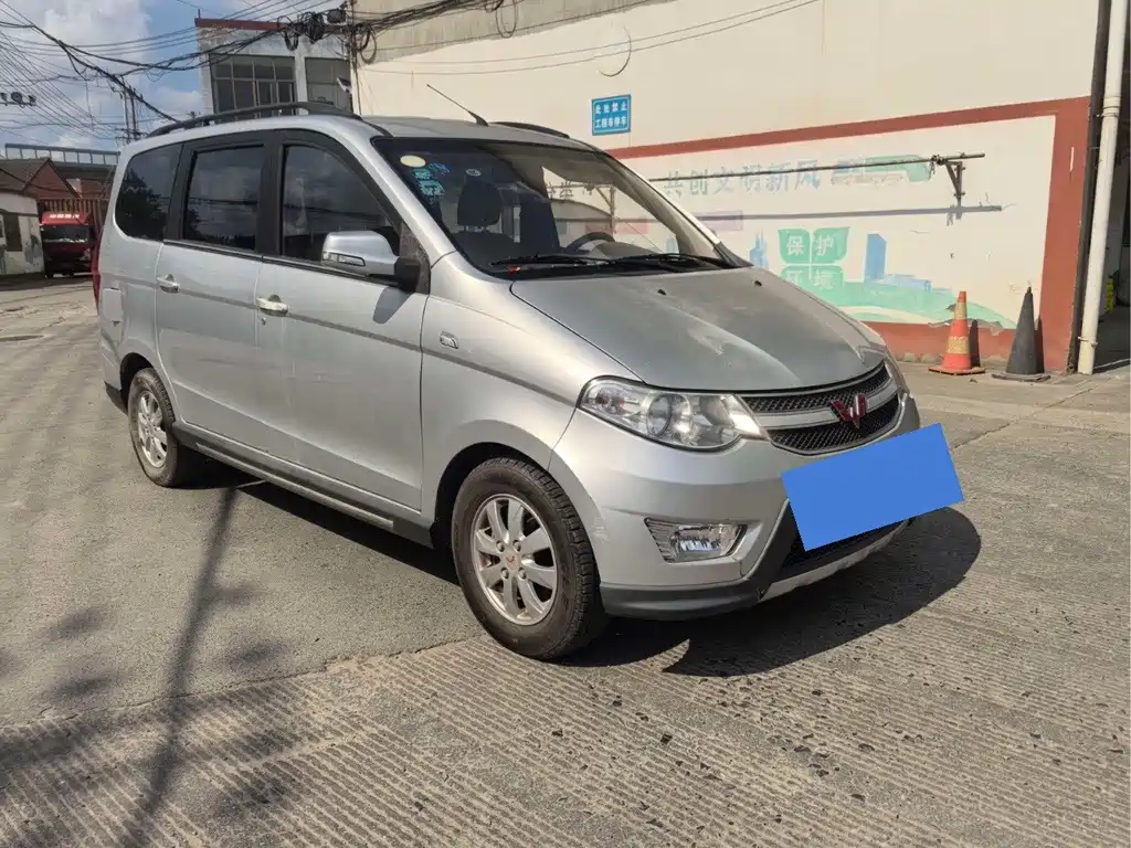Wuling Hongguang — миниатюра 4