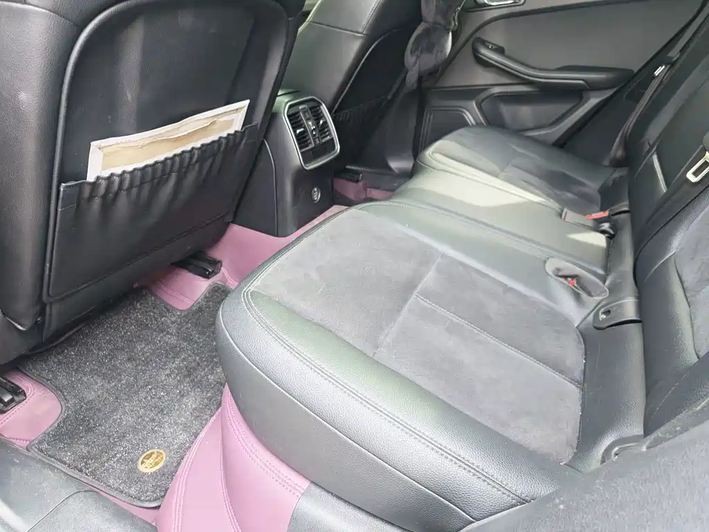 Porsche Macan — миниатюра 18
