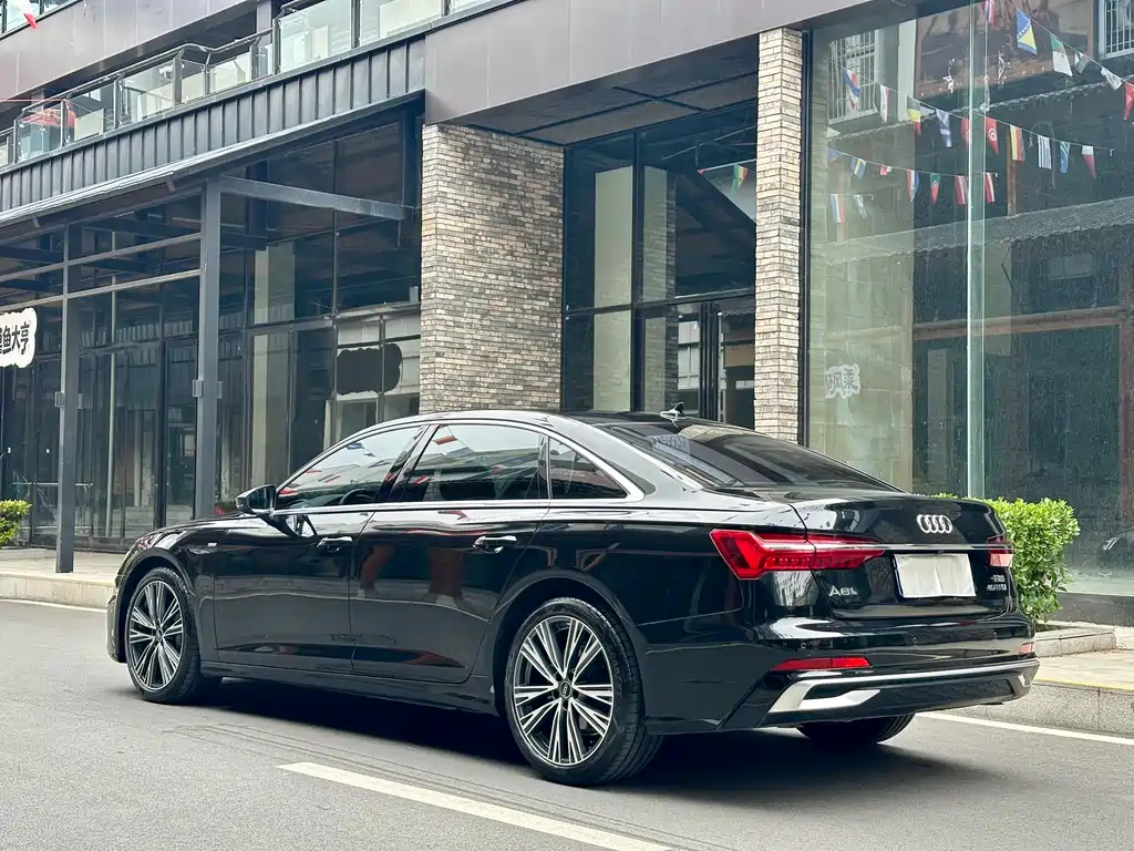 Audi A6L 2023 40 TFSI Luxury