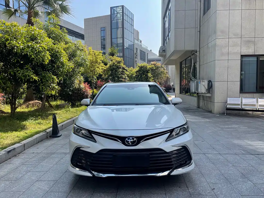 Toyota Camry — миниатюра 2