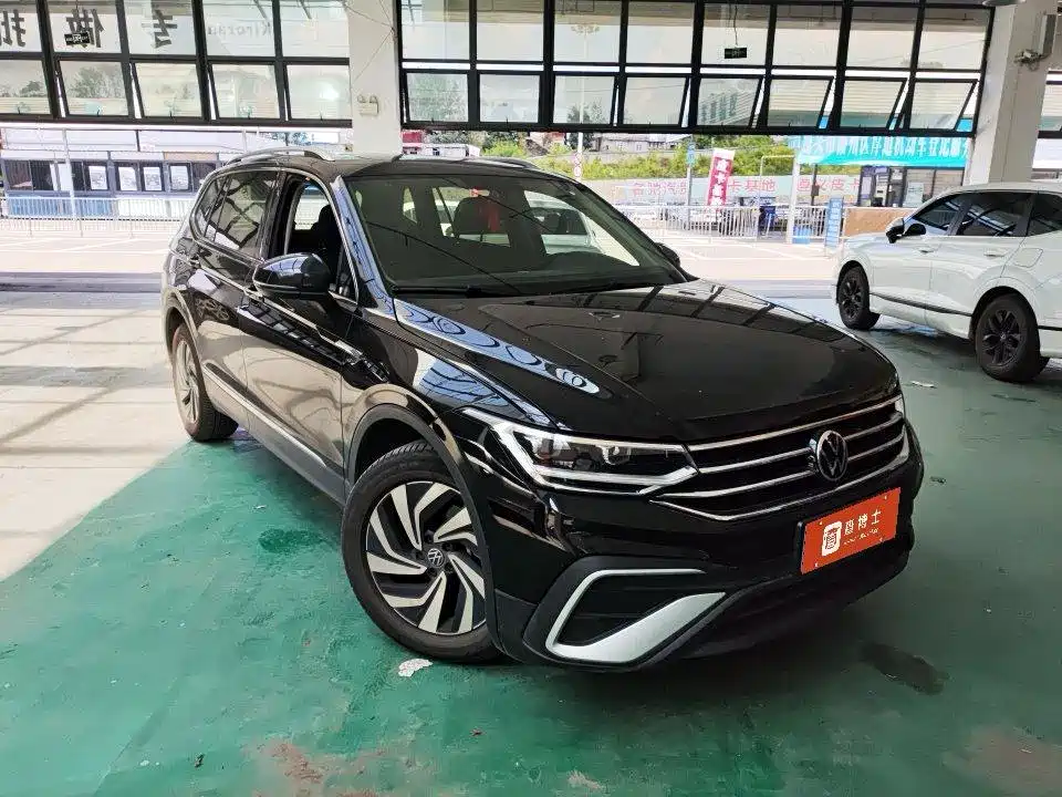 Volkswagen Tiguan L — миниатюра 6