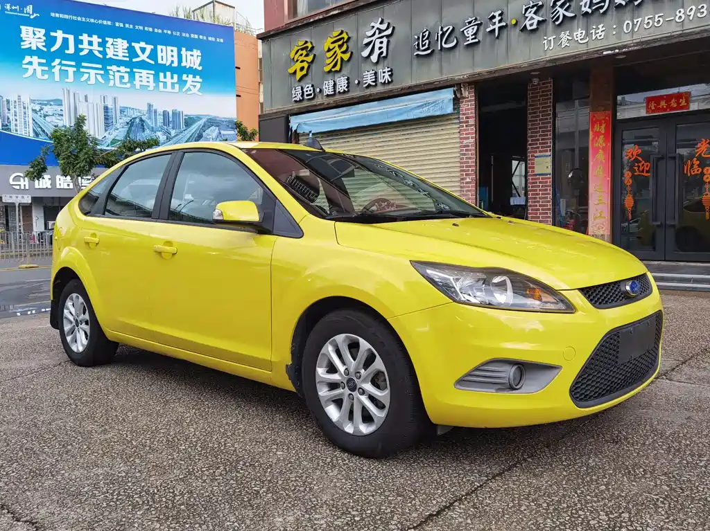 Ford Focus 2013 1.8L AT