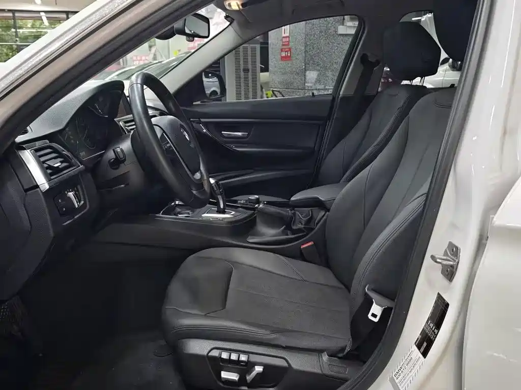 BMW 3 Series — миниатюра 4