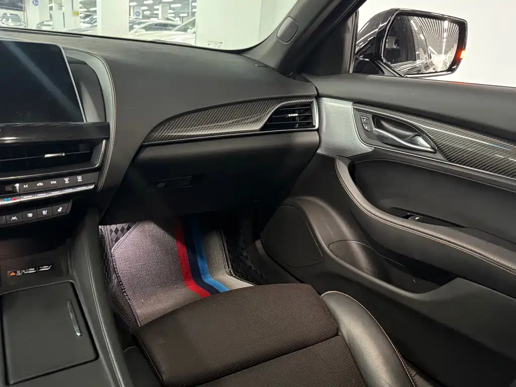 Cadillac CT5 — миниатюра 13
