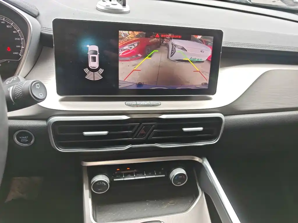 Geely Binyue — миниатюра 13