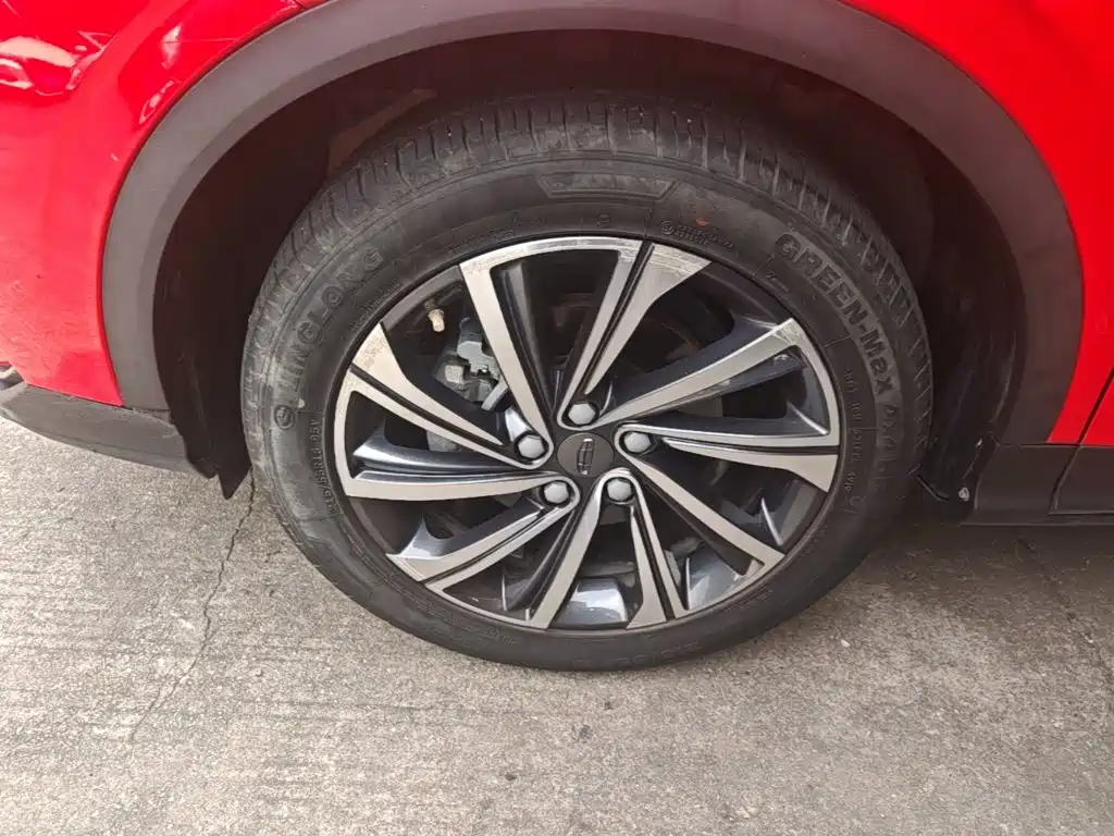 Geely Binyue — миниатюра 23