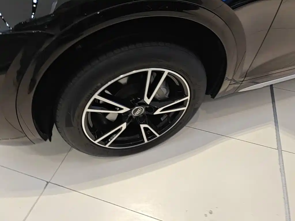 Audi Q5L — миниатюра 23