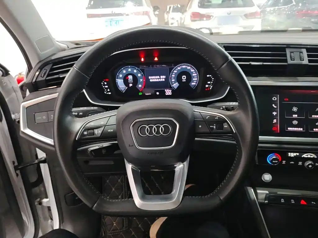 Audi Q3 — миниатюра 11