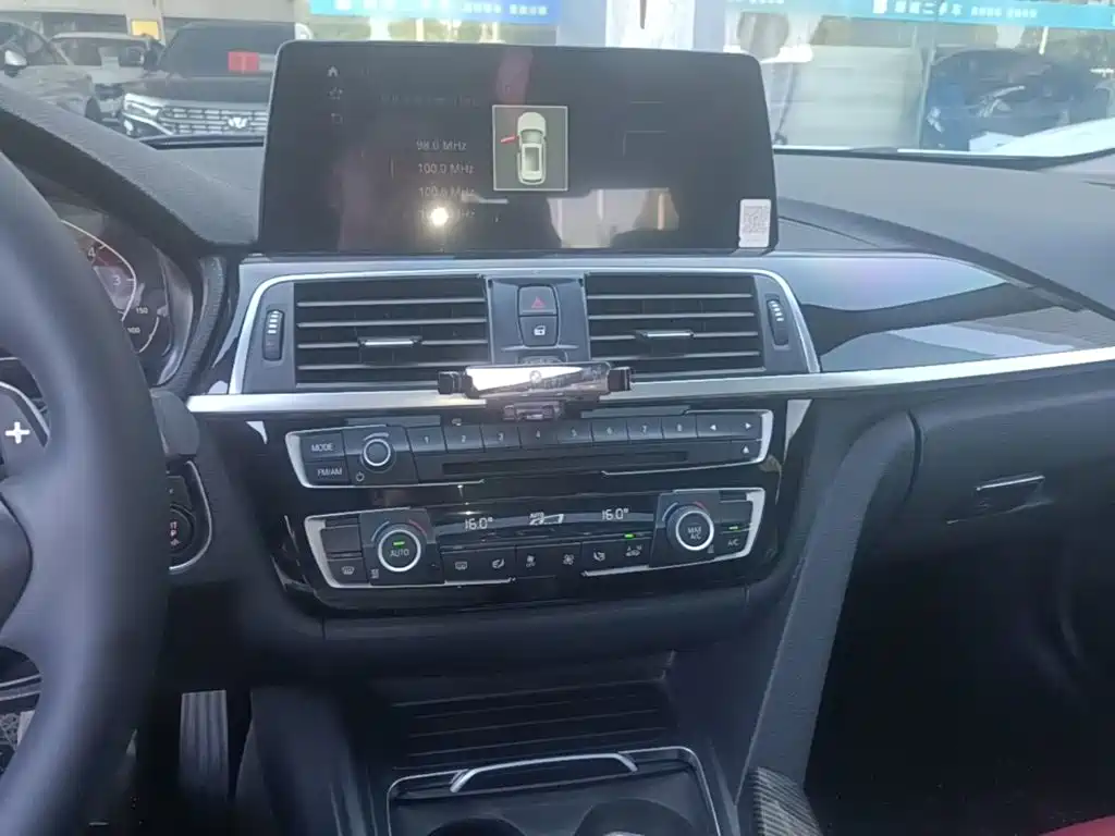 BMW 3 Series — миниатюра 13