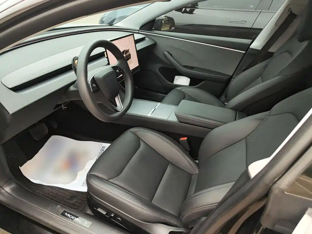 Tesla Model 3 — миниатюра 16
