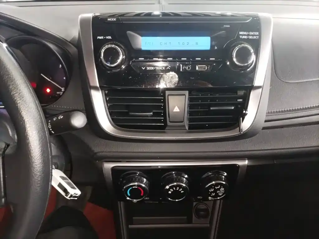 Toyota Yaris L — миниатюра 13