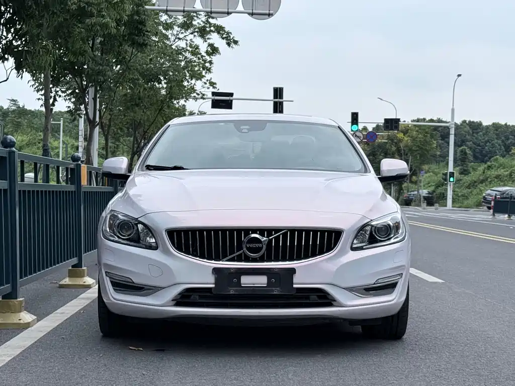 Volvo S60 — миниатюра 2