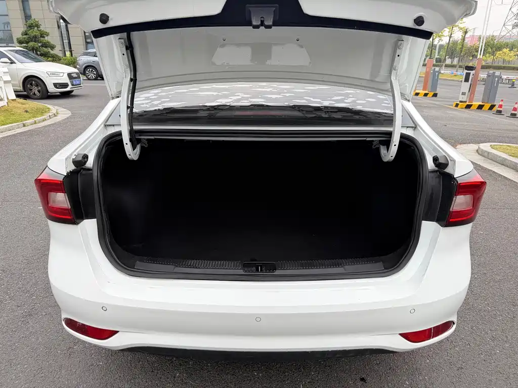 Roewe i5 — миниатюра 8