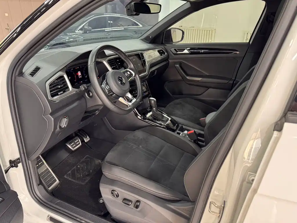 Volkswagen T-Roc — миниатюра 8