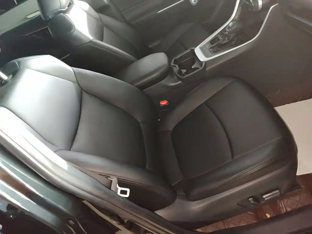 Toyota RAV4 — миниатюра 25