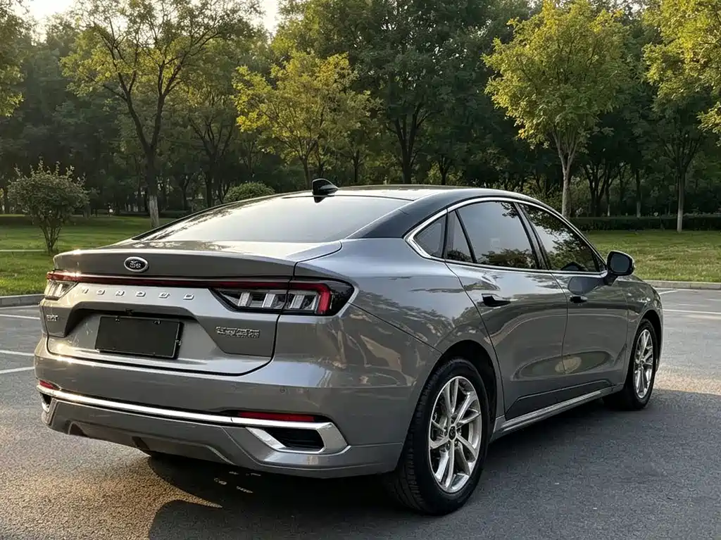 Ford Mondeo — миниатюра 6