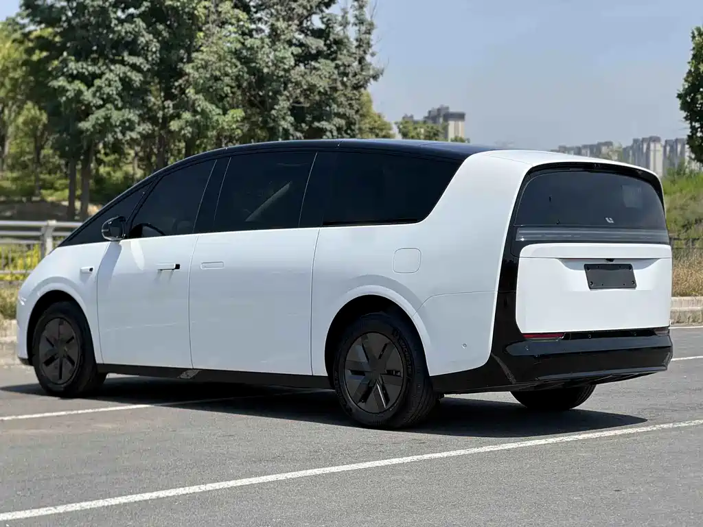 Li Auto Li MEGA — миниатюра 8