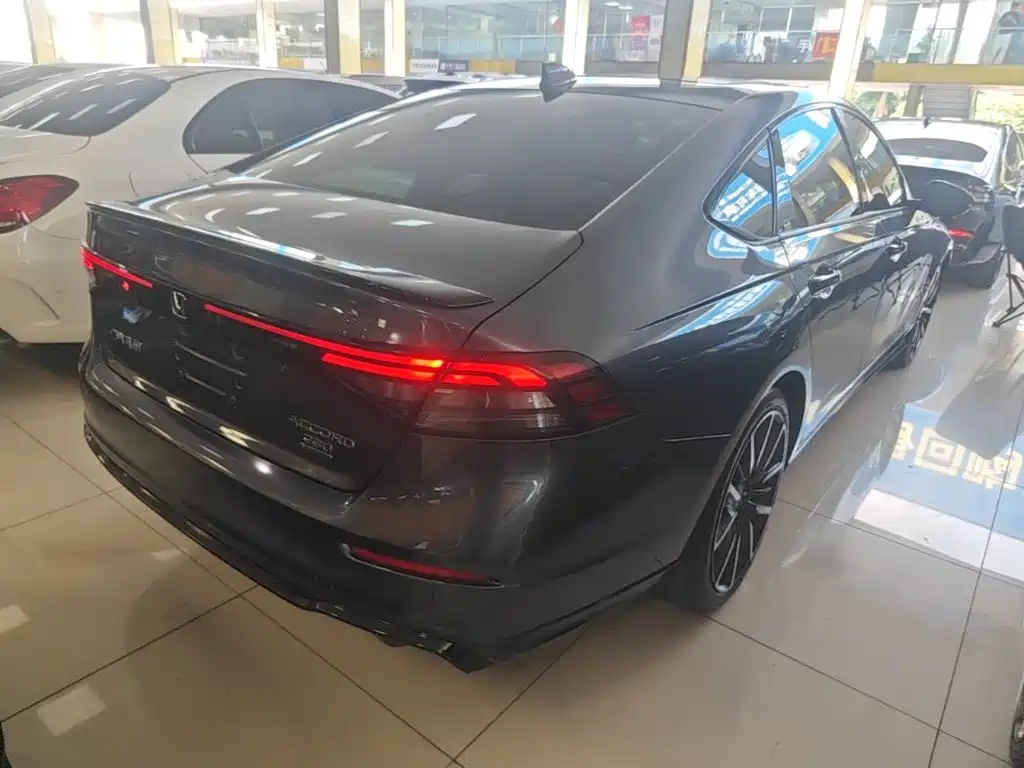 Honda Accord — миниатюра 7