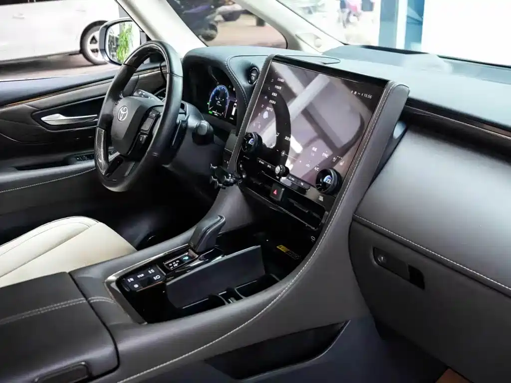 Toyota Alphard 2024 2.5L Luxury