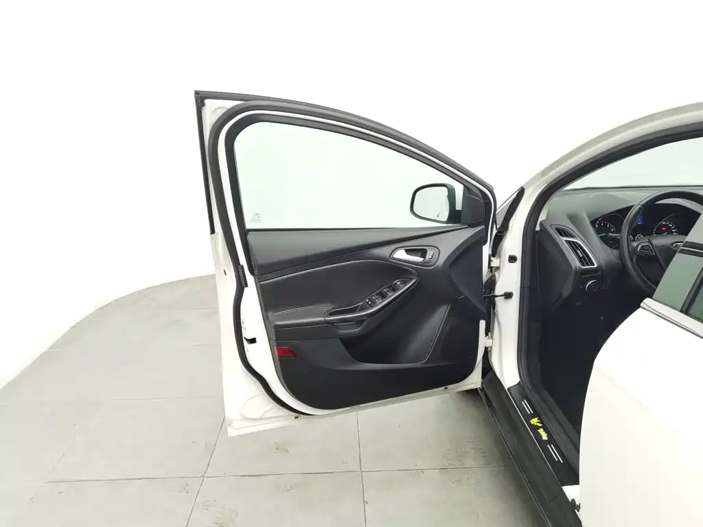 Ford Focus — миниатюра 8