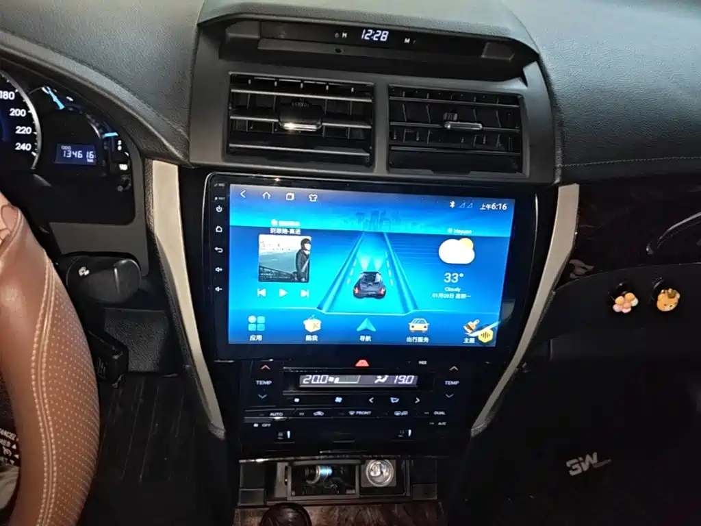 Toyota Camry — миниатюра 13