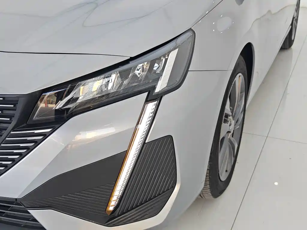 Peugeot 408 — миниатюра 12