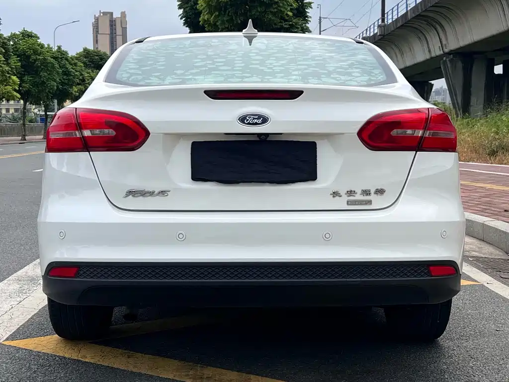 Ford Focus — миниатюра 8