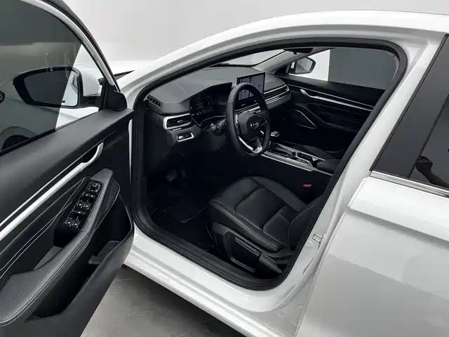 Geely Emgrand 2023 4 Champion 1.5L CVT Luxury