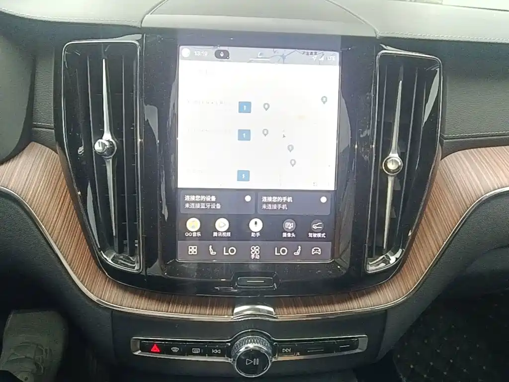 Volvo XC60 PHEV — миниатюра 13