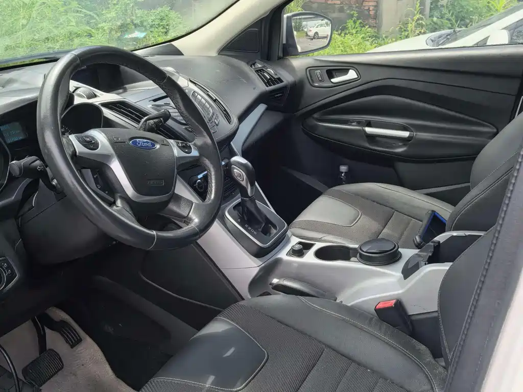 Ford Kuga — миниатюра 5