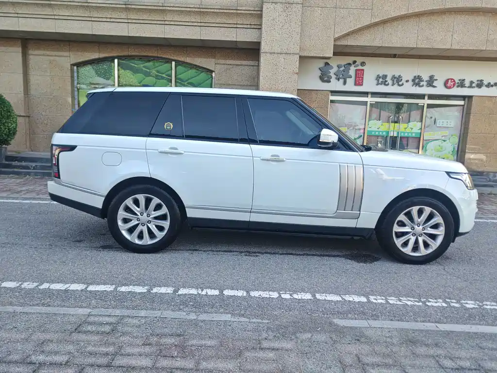 Land Rover Range Rover — миниатюра 8