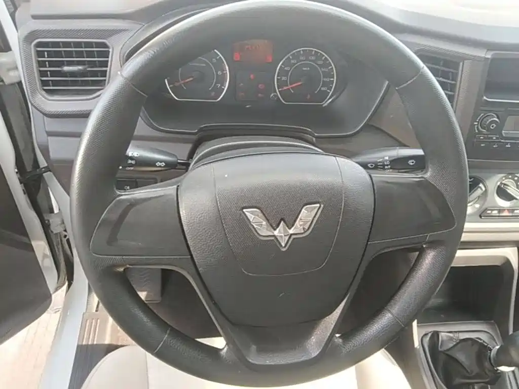 Wuling Hongguang V — миниатюра 11