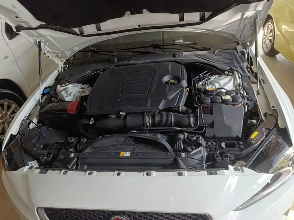 Jaguar XEL — миниатюра 20