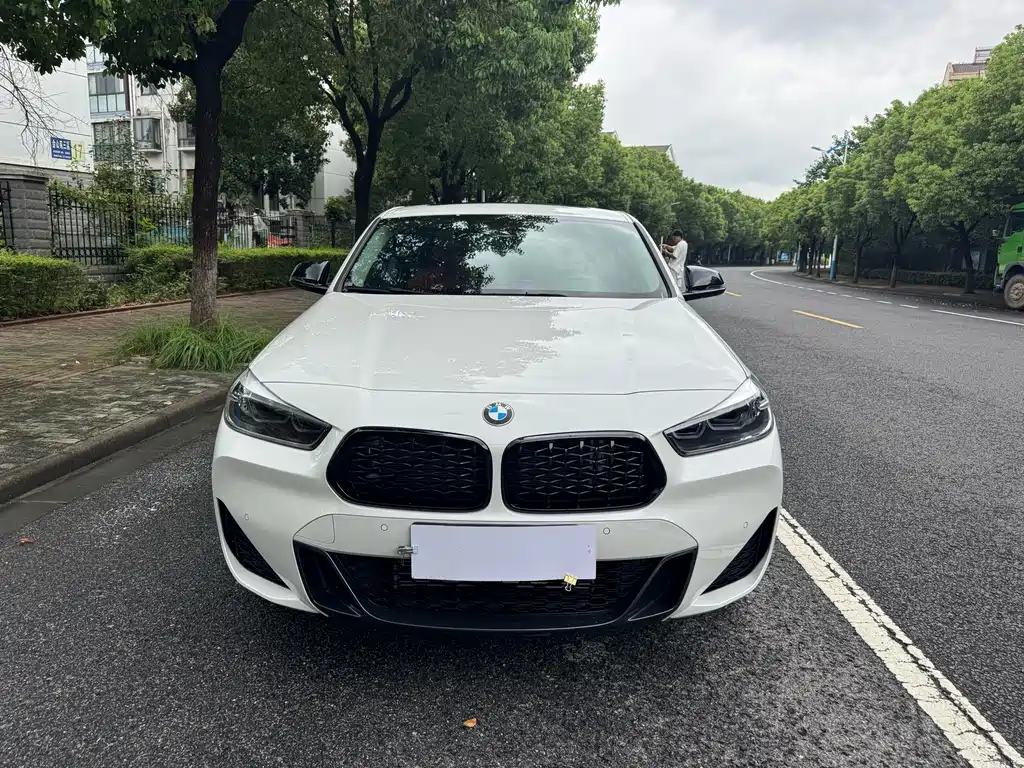 BMW X2