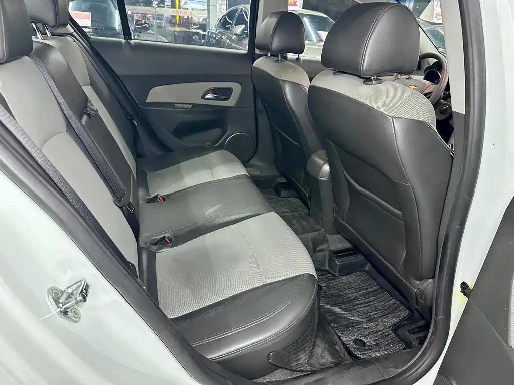 Chevrolet Cruze — миниатюра 10