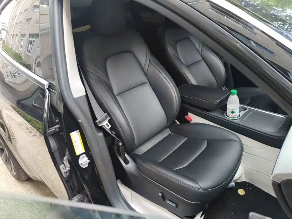 Tesla Model Y — миниатюра 25