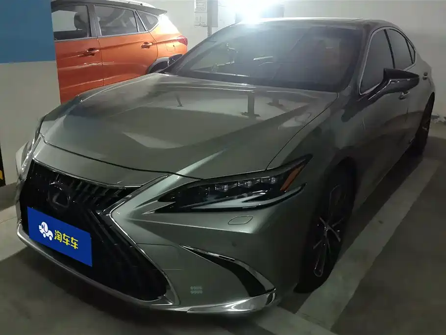 Lexus ES 2022