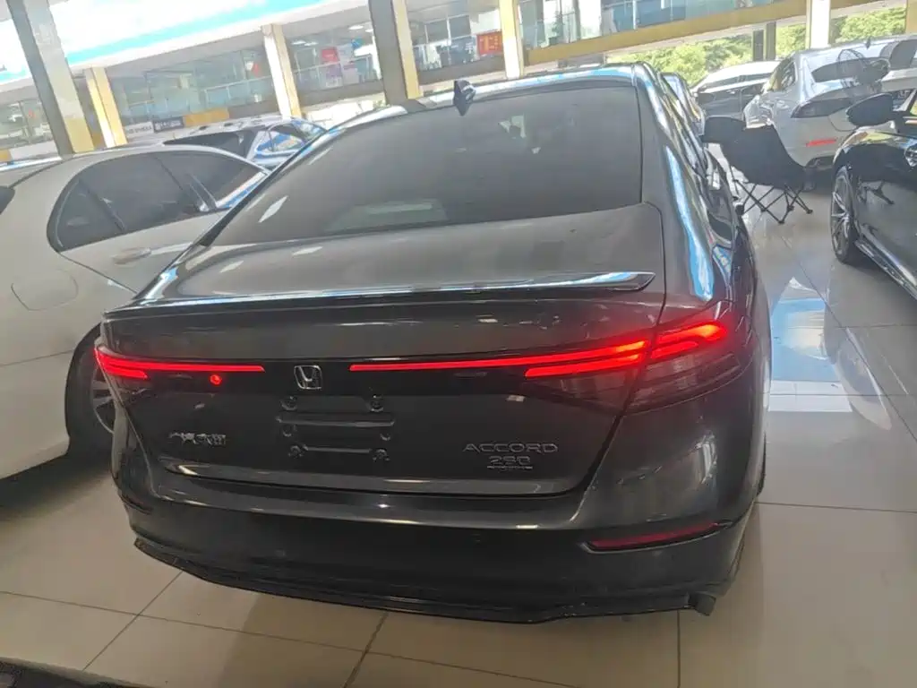 Honda Accord — миниатюра 6