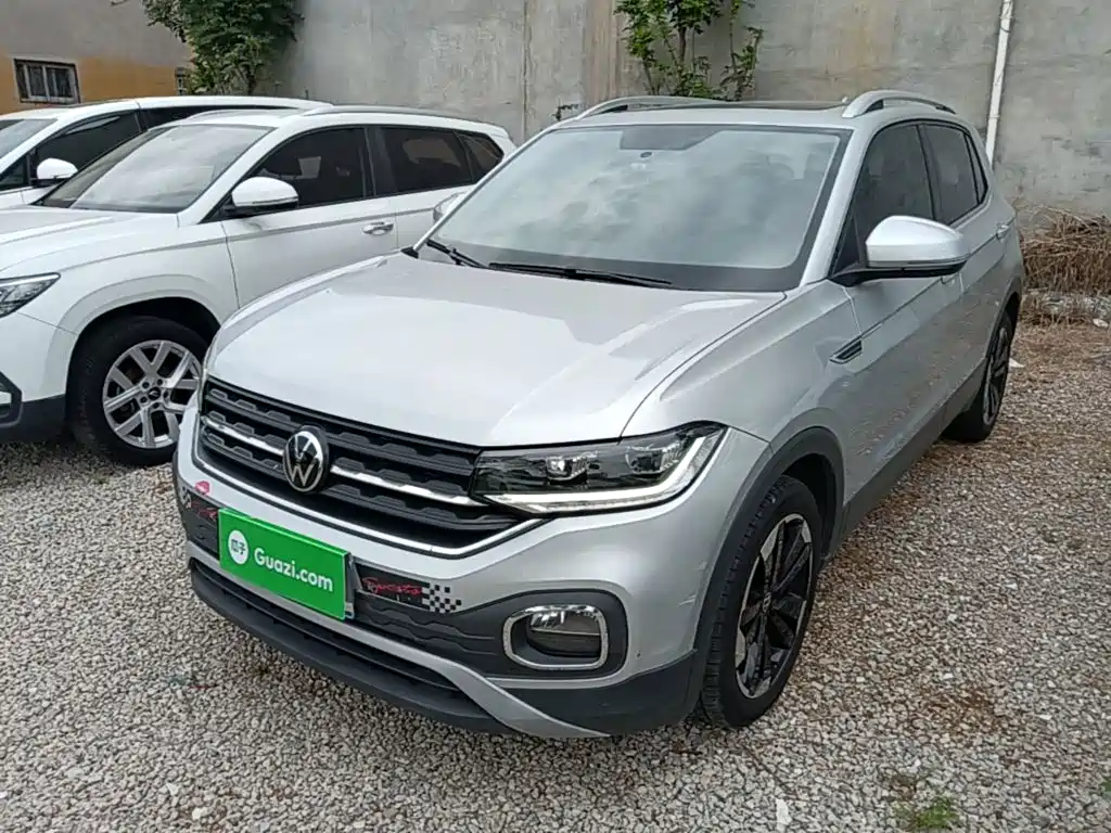 Volkswagen Tacqua 2020 1.5L AT