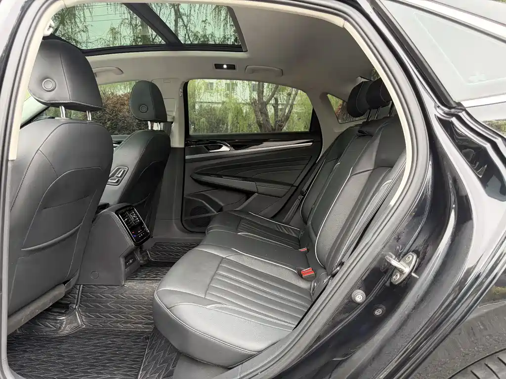 Volkswagen Passat 2022 330TSI Elite