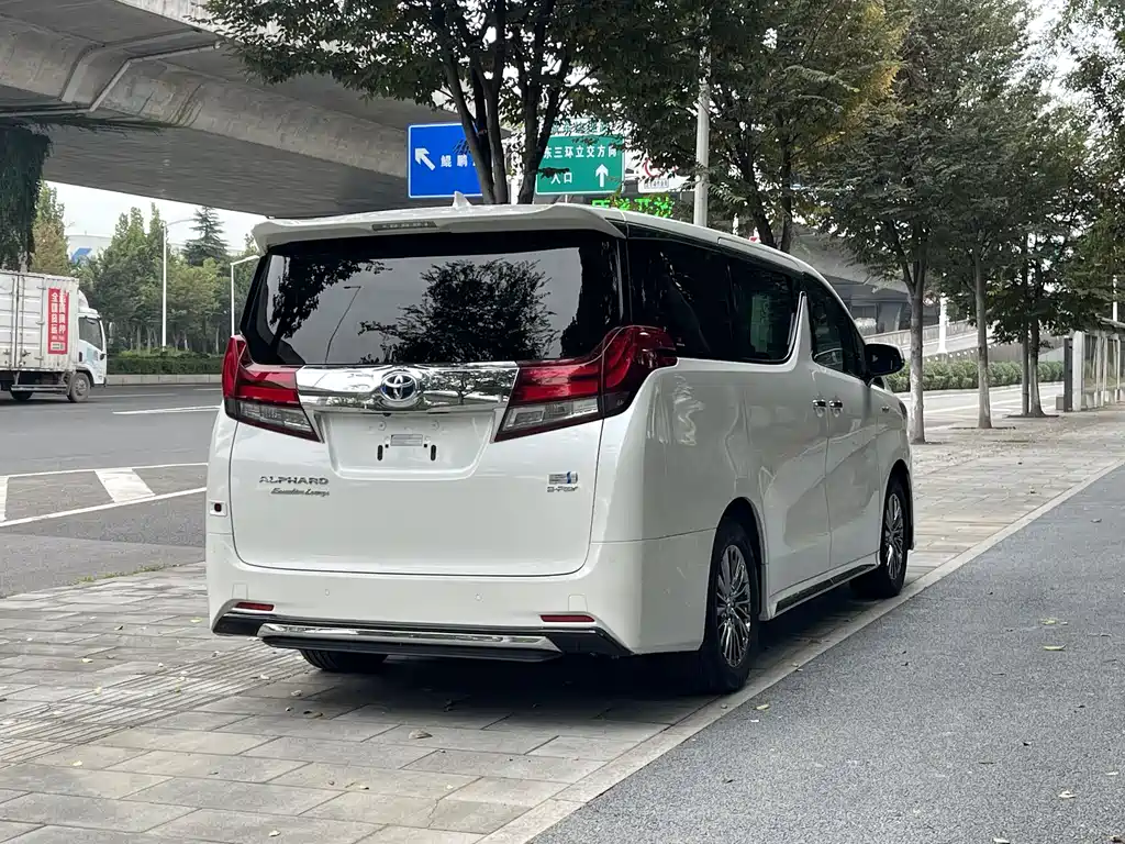 Toyota Vellfire 2021 2.5L HV Luxury