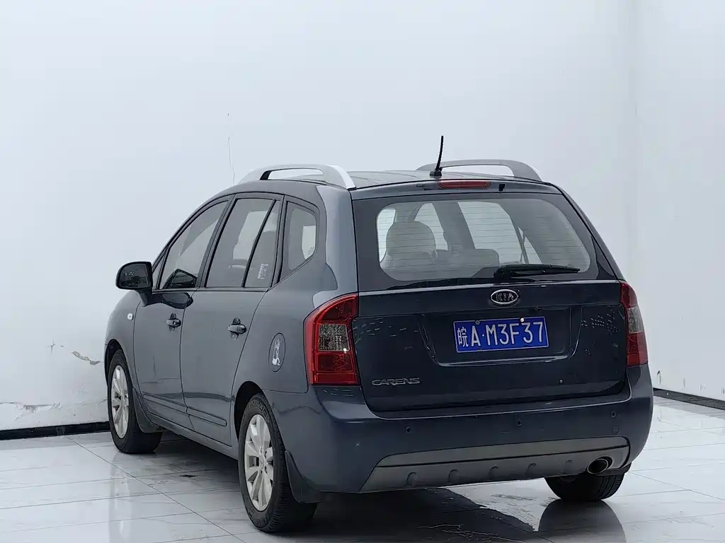 Kia Carens — миниатюра 16