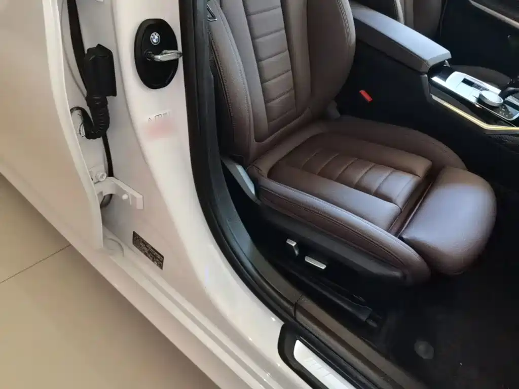 BMW 3 Series — миниатюра 25