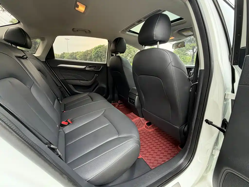 Roewe i6 Classic — миниатюра 14