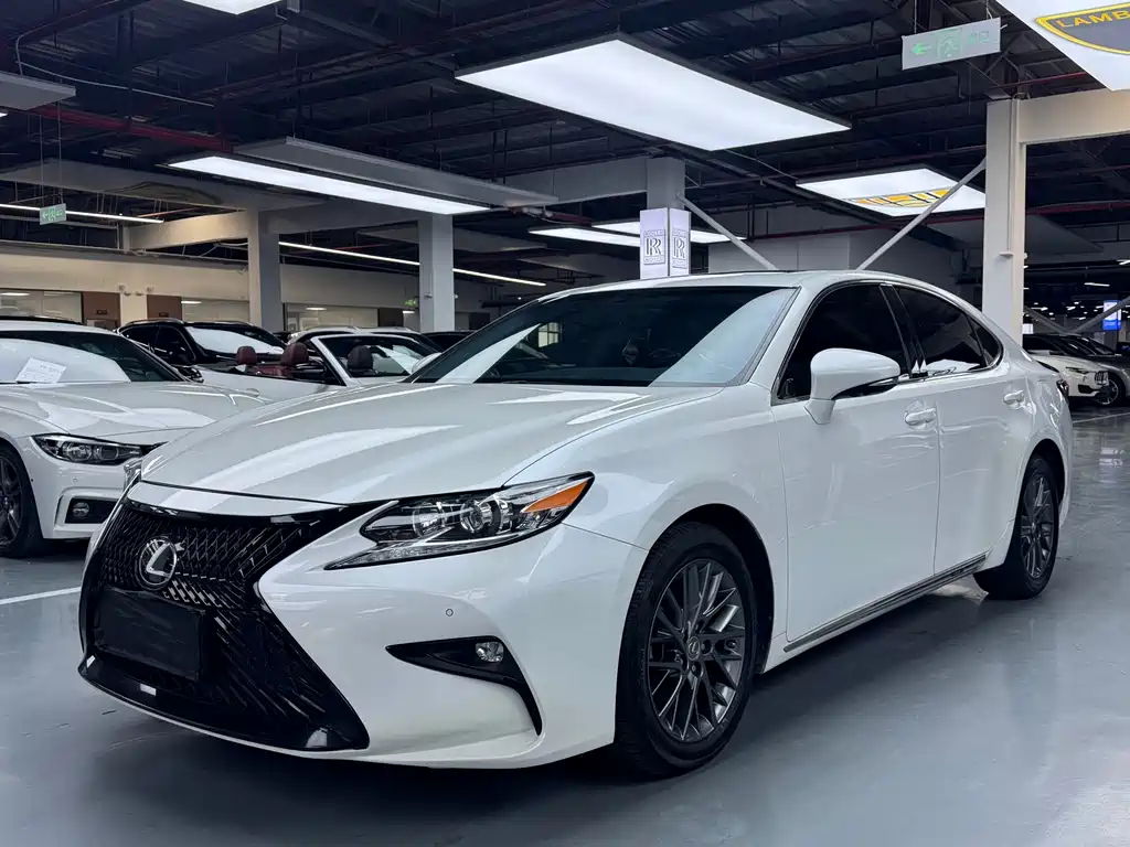 Lexus ES 2018