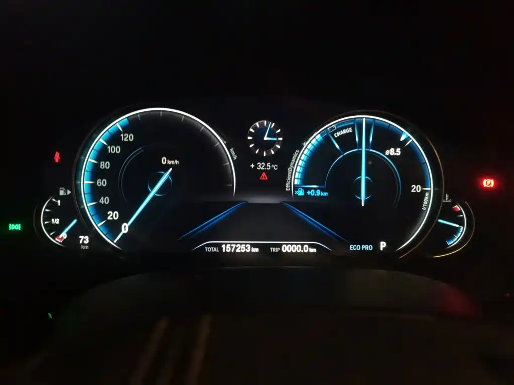 BMW 5 Series — миниатюра 12